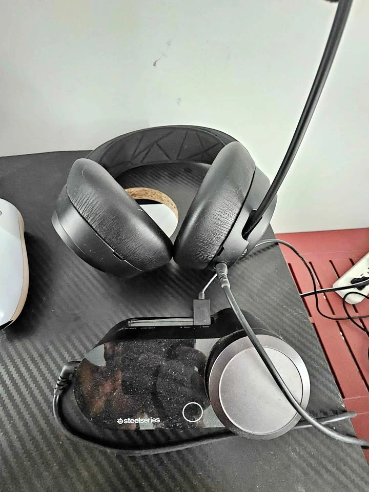 Steelseries Arctis Nova Pro Wired Gaming Headphones
