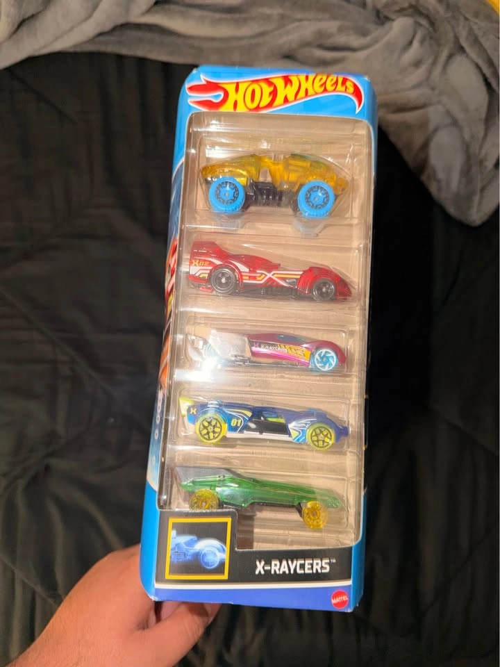Hotwheels Circuit bundle - photo 2