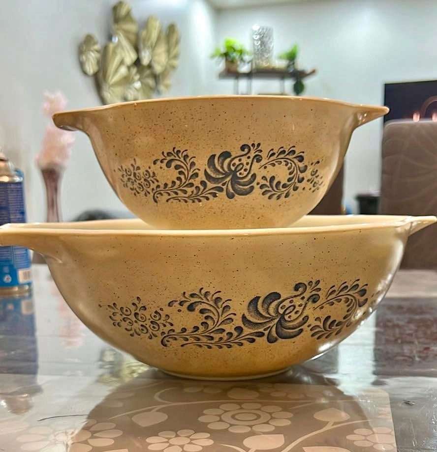 Vintage Pyrex Homestead Cinderella Mixing Bowls Set of 2