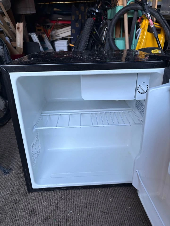 Black Mini Fridge with Icebox - photo 4