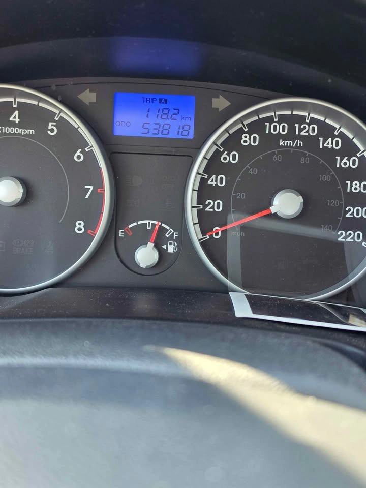 Hyundai Accent - photo 2