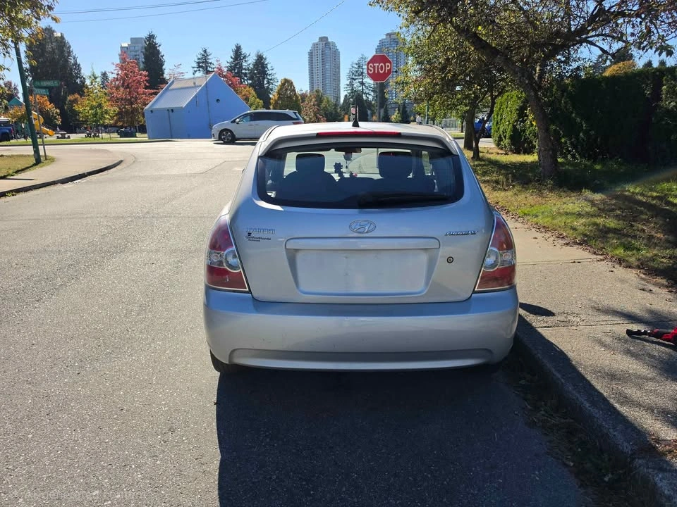 Hyundai Accent - photo 3