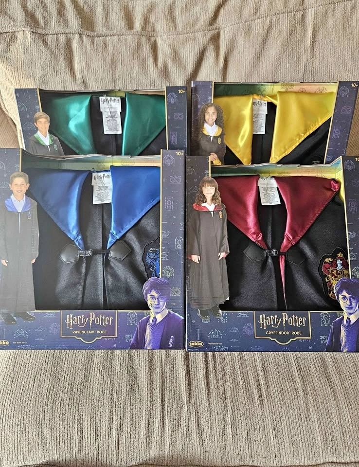 BNIB Harry Potter Size 10/12 Robes/Cloaks