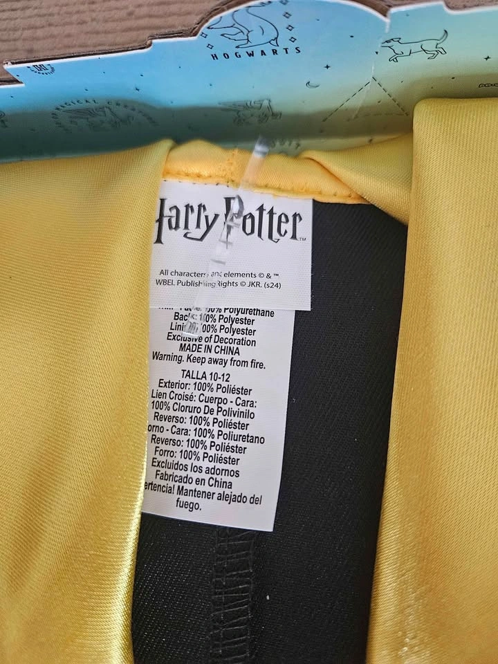 BNIB HP Size 10/12 Hufflepuff Robe/Cloak - photo 2