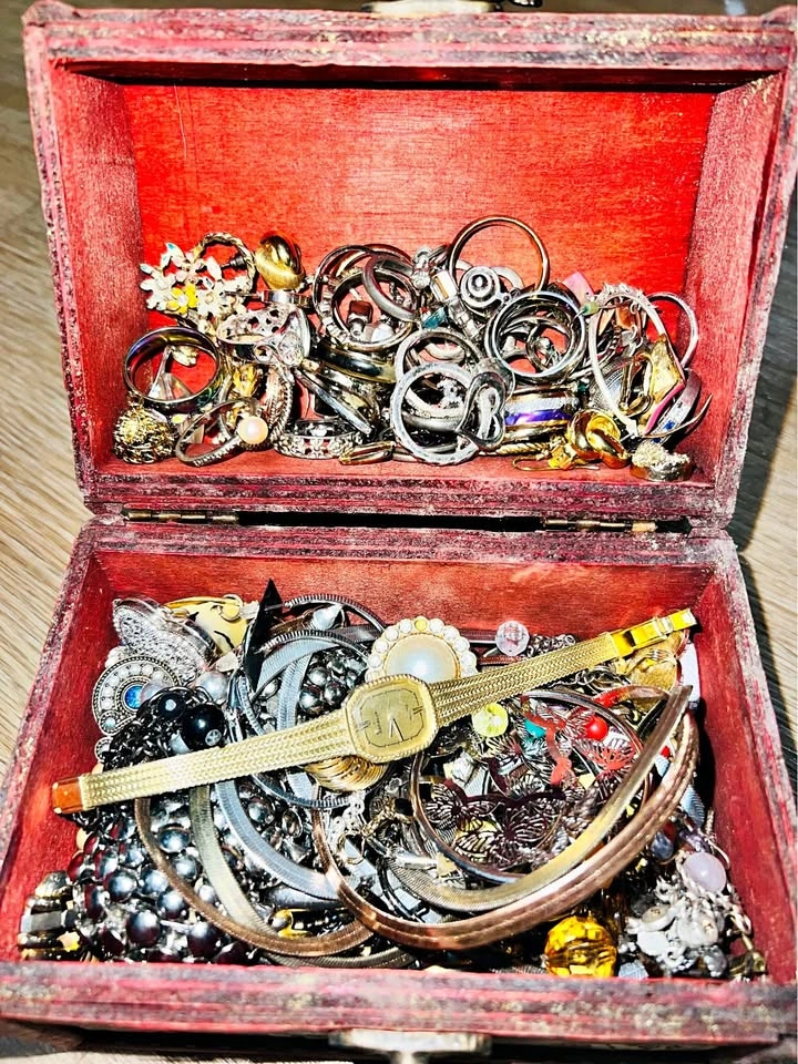 Jewelry Lot
