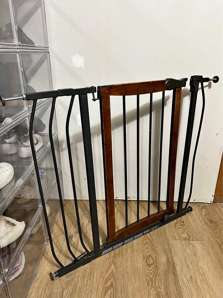 Summer Infant Wood & Metal Baby/Pet Gate