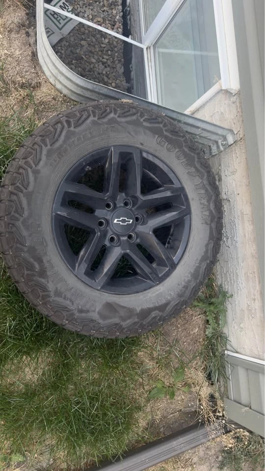 Chevy Silverado Trail Boss 18" Wheels & Goodyear Tires - photo 2