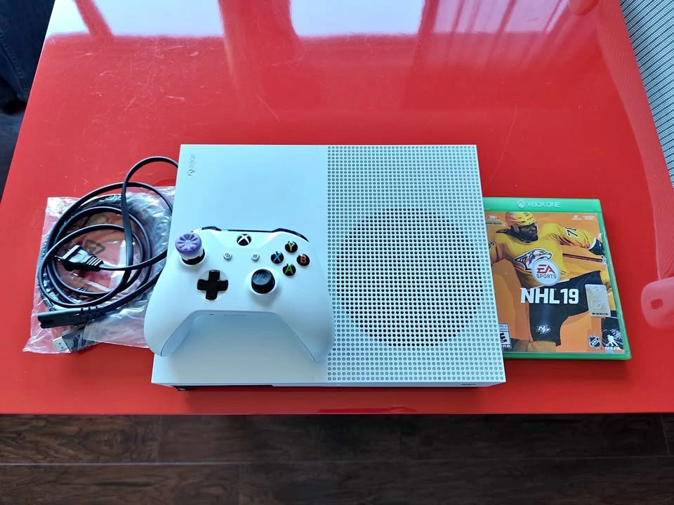 (Delivery) Xbox One S 1TB w/games