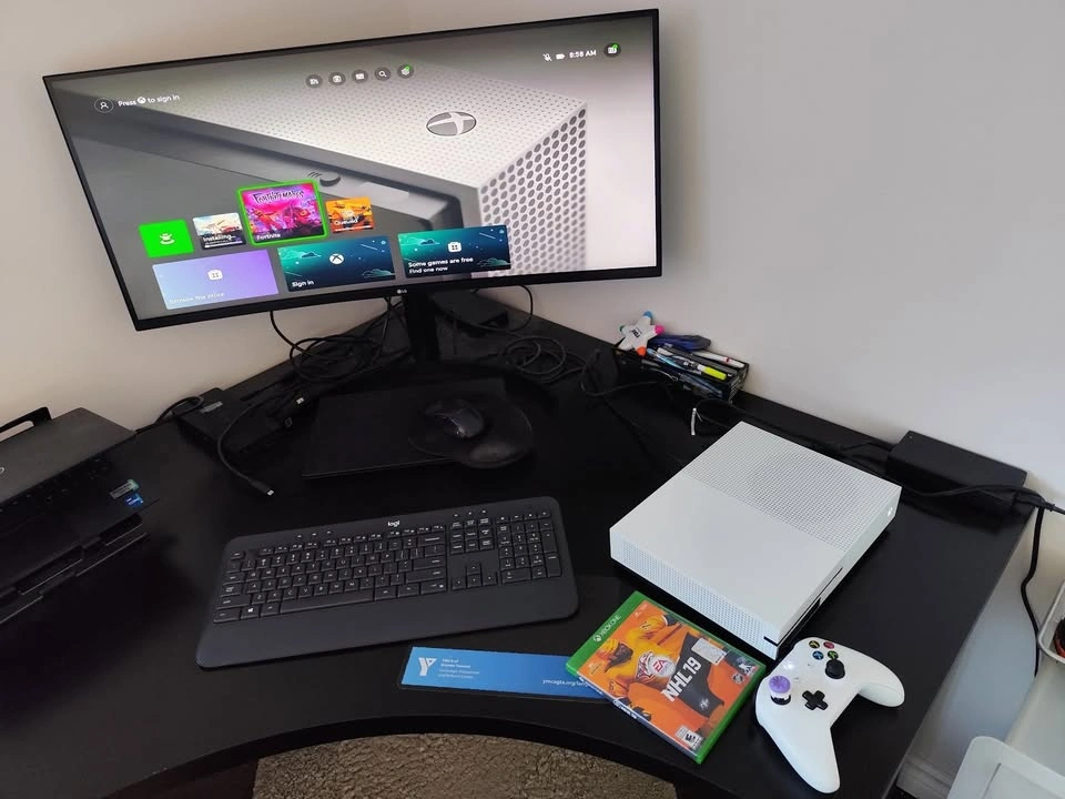 (Delivery) Xbox One S 1TB w/games - photo 4