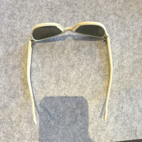 Womens vintage Cat Eye Sunglasses White Plastic Frame - photo 3