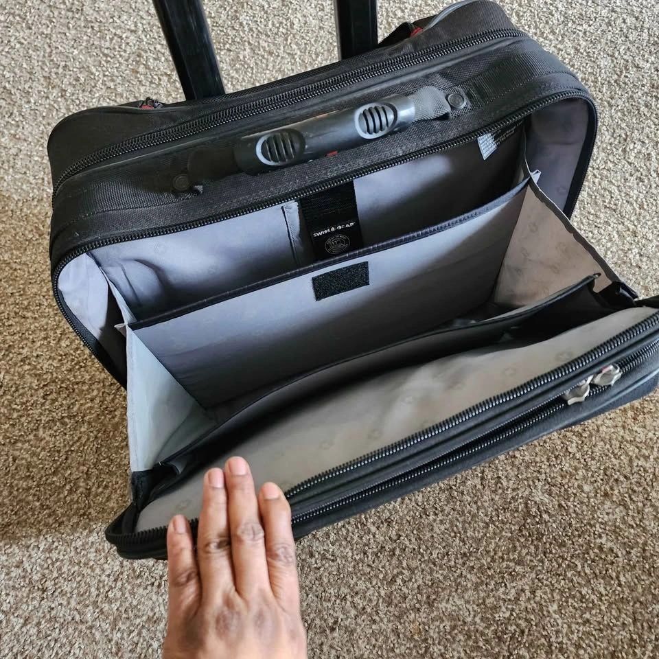 Swissgear garment bag with laptop slot upto 17" Trolley - photo 5