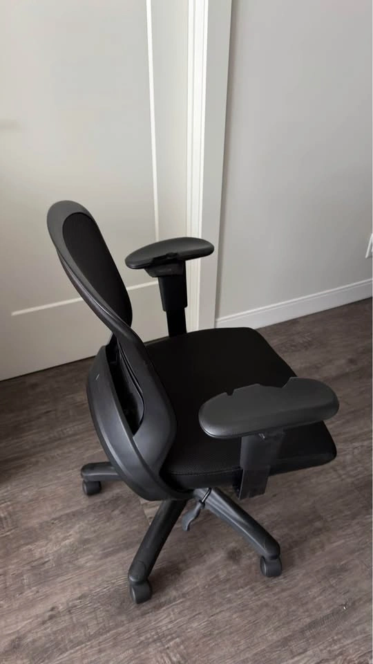 Free Office Chair - photo 2