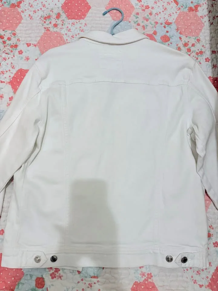 white zara jacket image indicator(2)