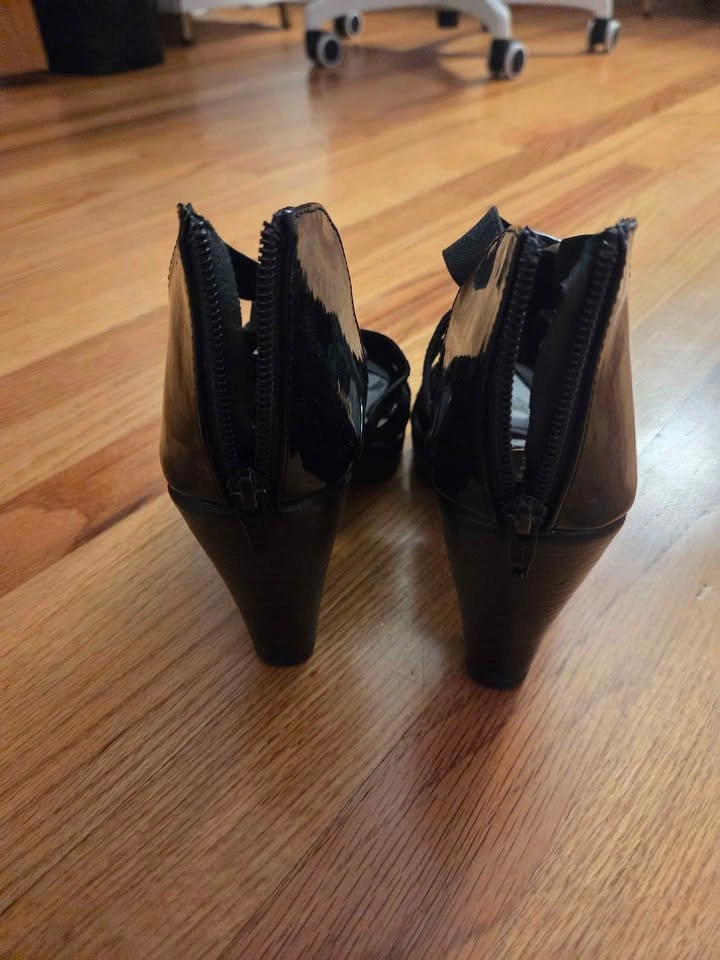Black and Gold Block Heels - photo 3
