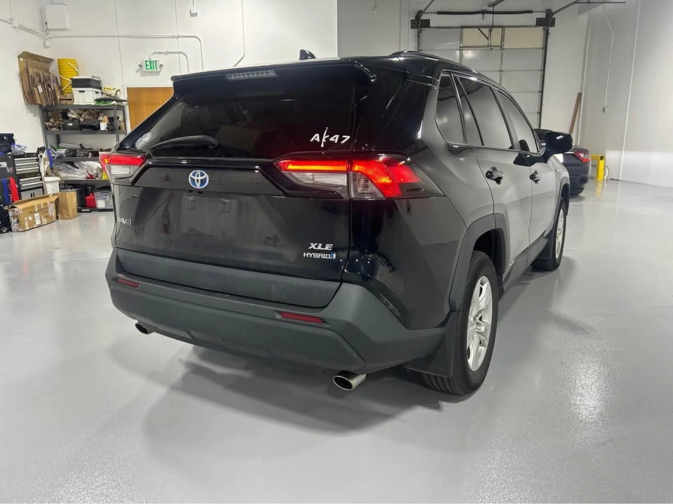 2020 Toyota RAV4 Hybrid · XLE Sport Utility 4D - photo 5