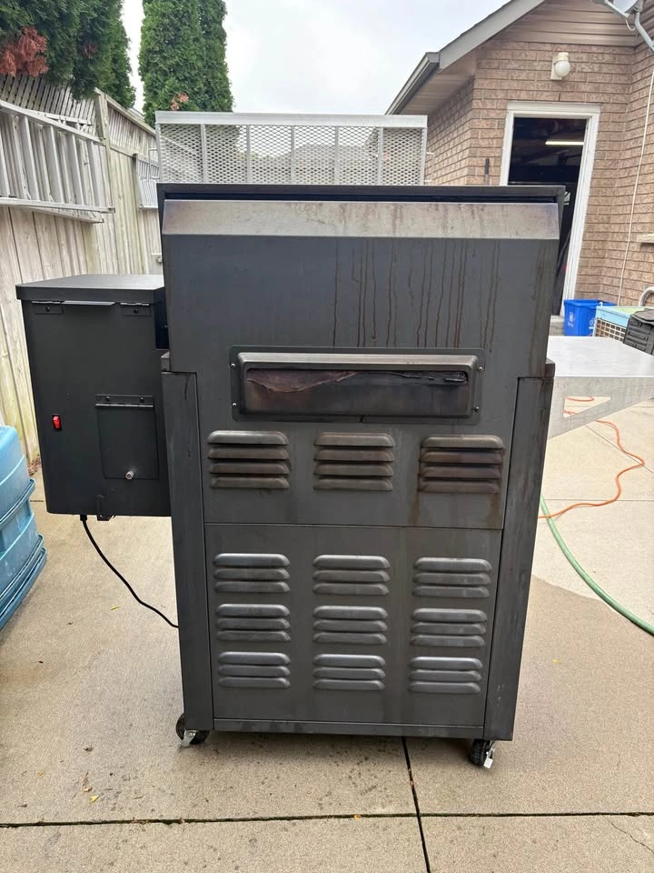 Traeger Silverton 620 pellet smoker - photo 4
