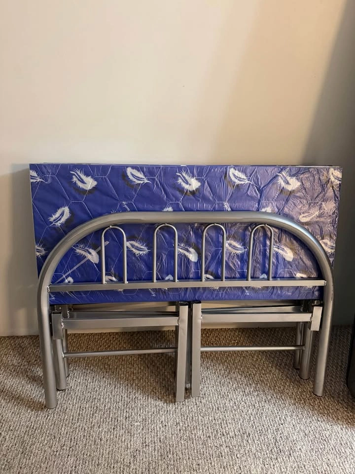 Single bed and mattress - photo 2