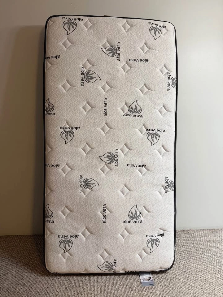 Single bed and mattress - photo 4
