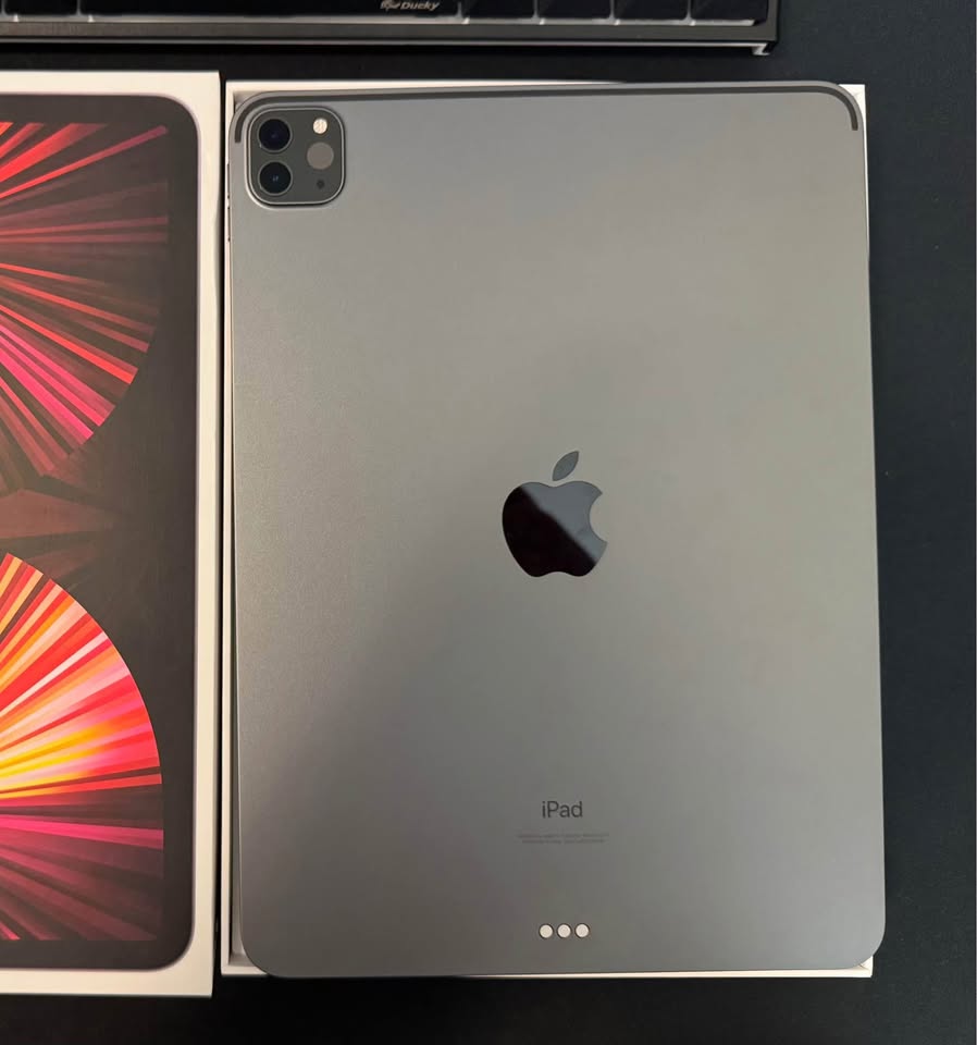 iPad Pro 11” (3rd Gen) + Protective case - Space Gray - photo 2