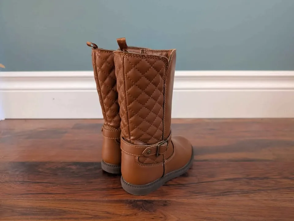 Toddler size 6 riding boots image indicator(2)