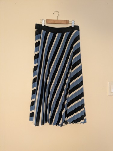 H&M Flowy Pleated Skirt - photo 3