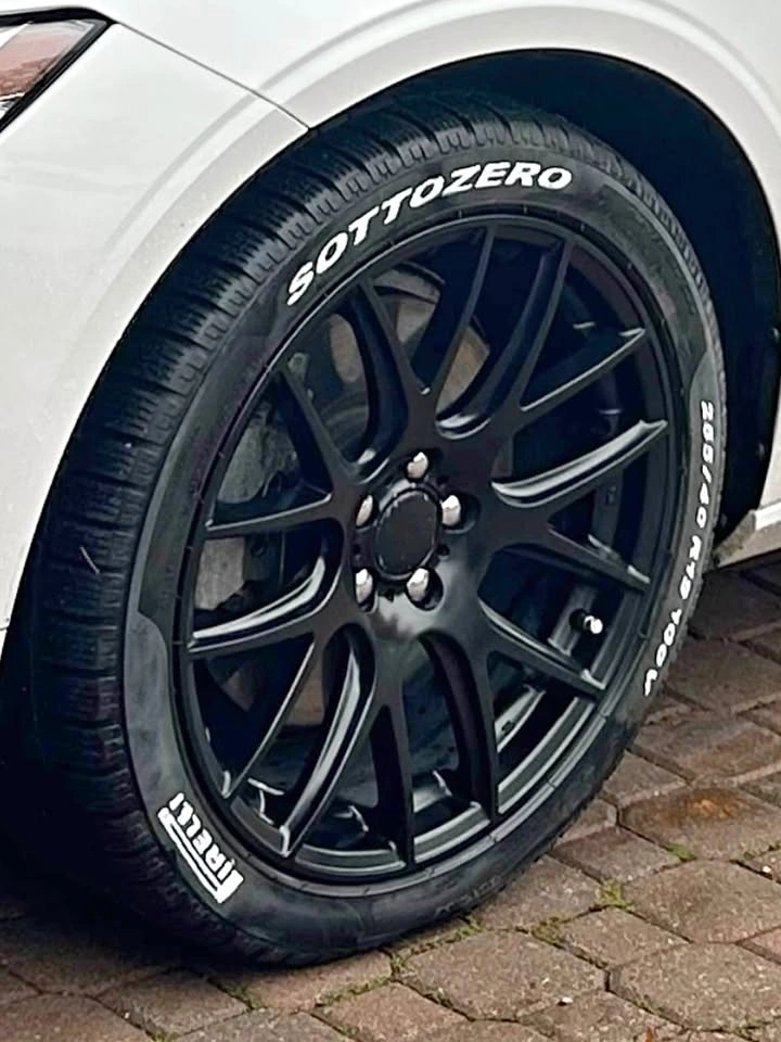 Pirelli Sottozero 255/40 R19 Winter Tires and Rims 5X108