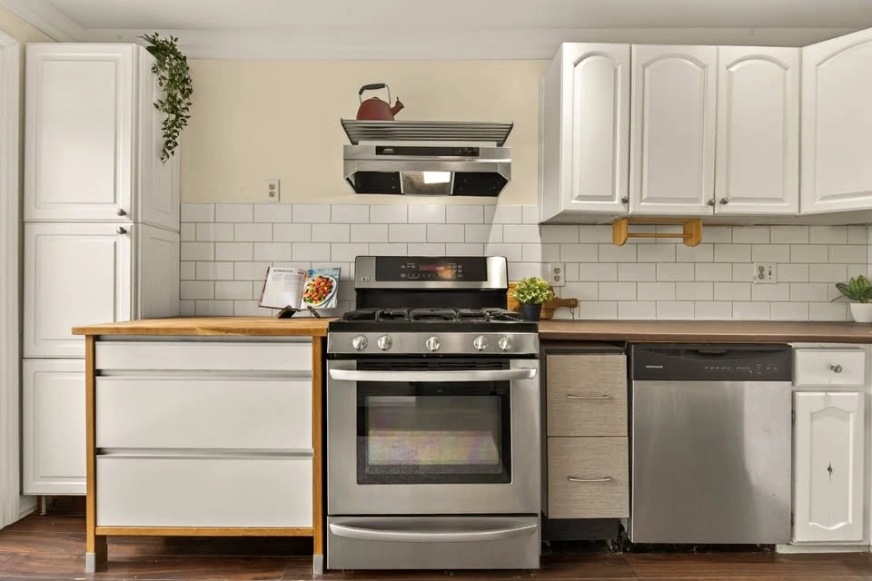 2 Beds 1 Bath - House