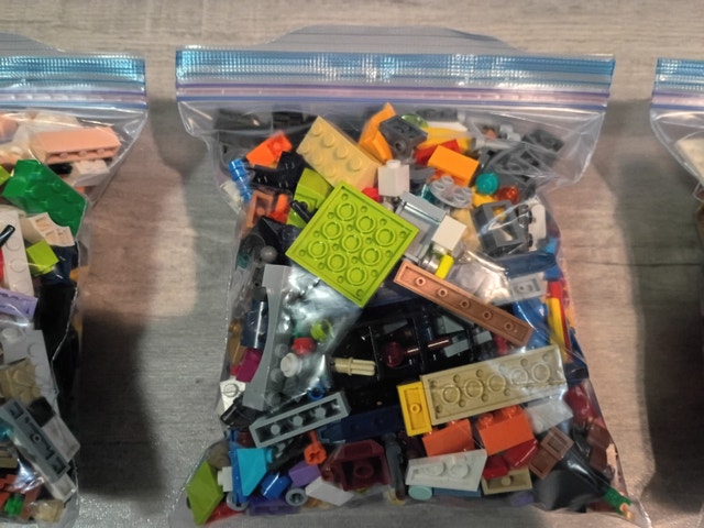 Lot of Three 1 Pound Bags of Lego Blocks and Pieces - photo 3