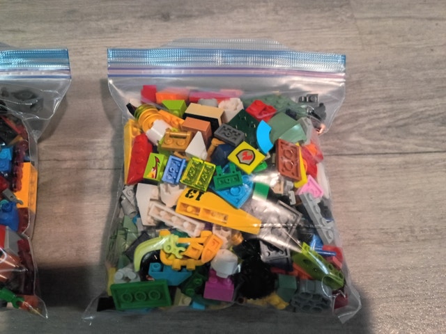 Lot of Three 1 Pound Bags of Lego Blocks and Pieces - photo 4