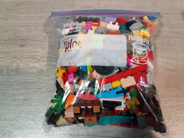 Lot of Three 1 Pound Bags of Lego Blocks and Pieces - photo 5