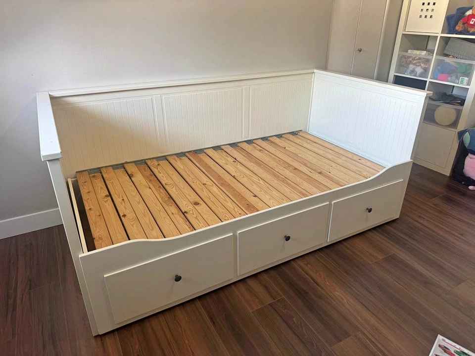 IKEA HEMNES DAYBED WITH MATTRESS