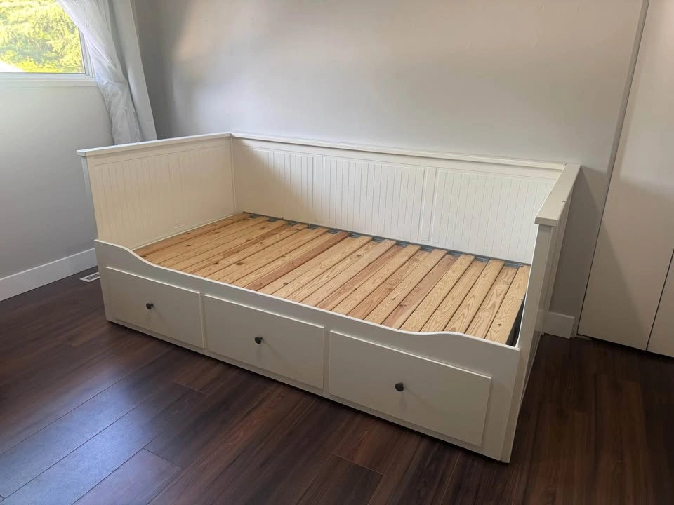 IKEA HEMNES DAYBED WITH MATTRESS - photo 3