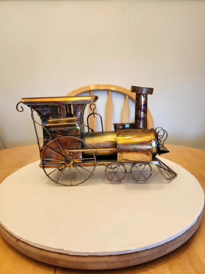 Brutalist Steampunk Style Metal Wind Up Train Plays Chattanooga - photo 3