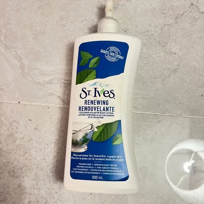 St. Ives Renewing Body Lotion 600ml