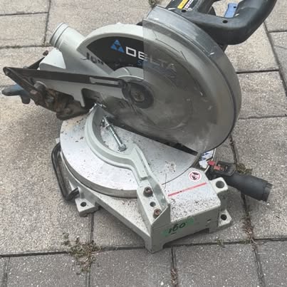 Delta 10in Miter Saw – As Is