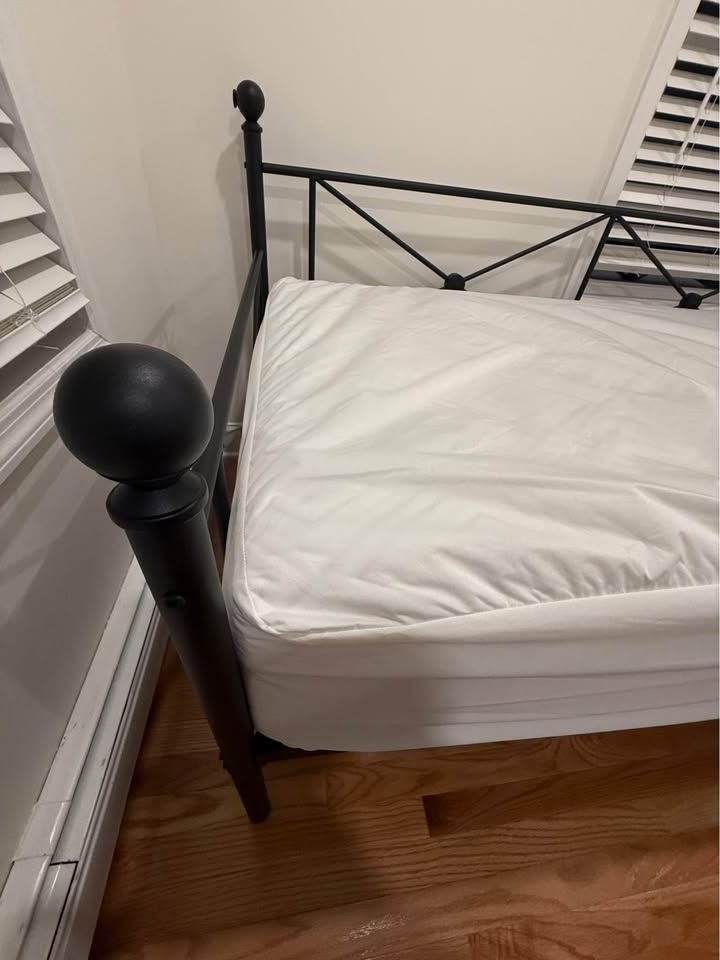 Like New Sealy Twin Mattress - photo 5