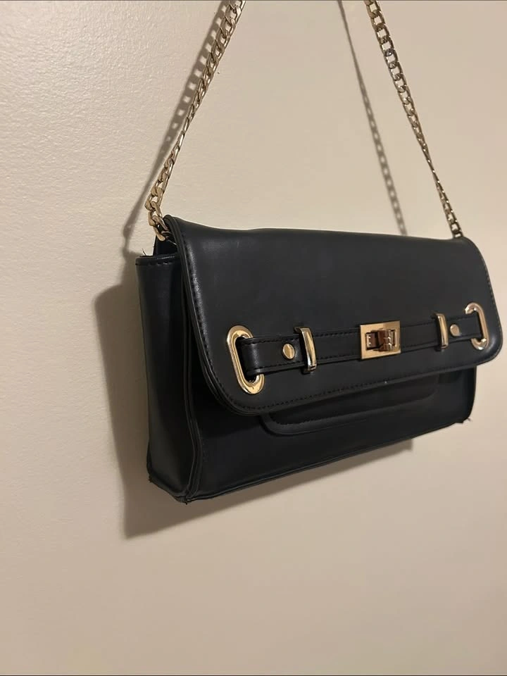 Le Chateau Black Faux Leather Shoulder Bag Gold Chain - photo 3