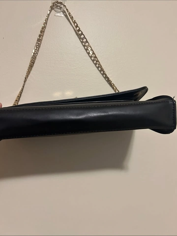 Le Chateau Black Faux Leather Shoulder Bag Gold Chain - photo 5