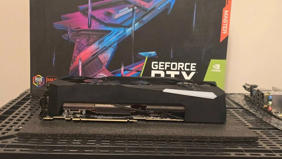 Gigabyte AORUS GeForce RTX 3070 Master Graphics Card - photo 2
