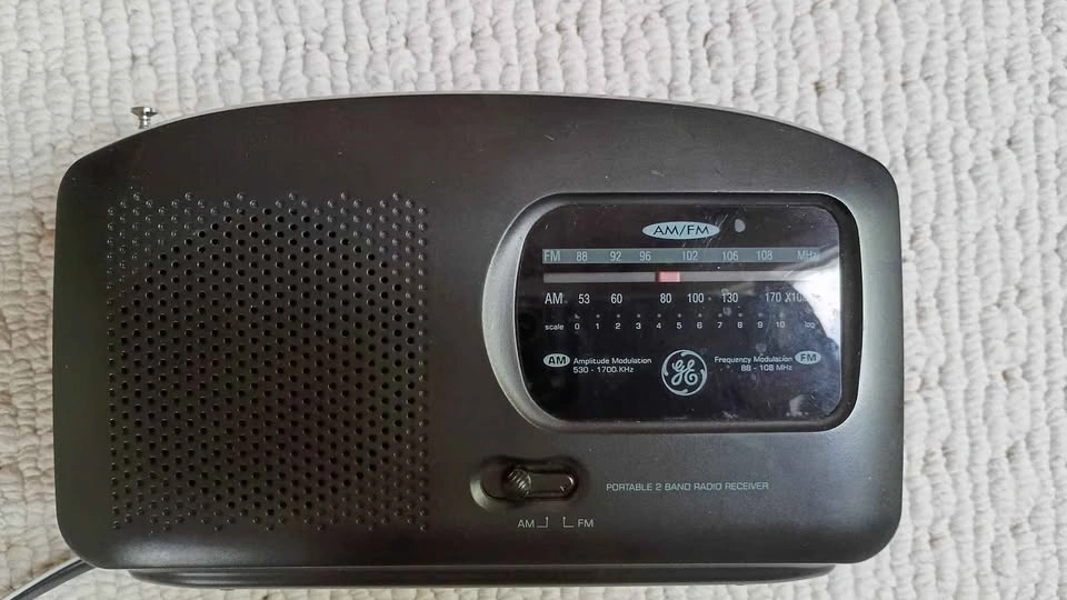 GE Portable Radio - photo 4