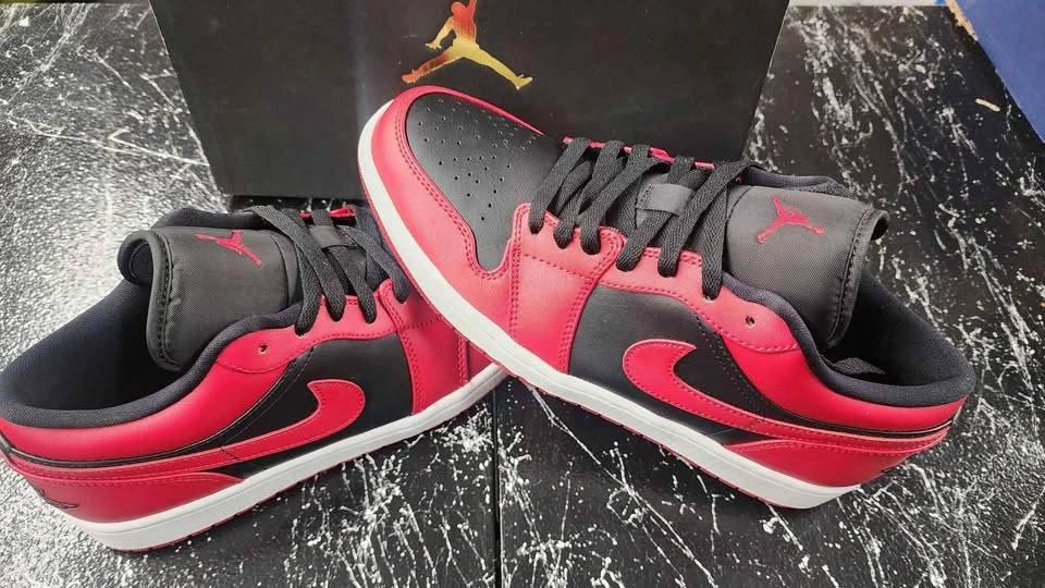 Air Jordan 1 Low - photo 2