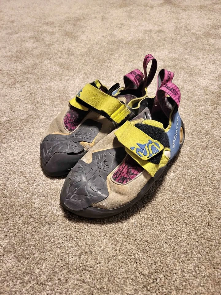 La Sportiva Skwama climbing shoes, size 37