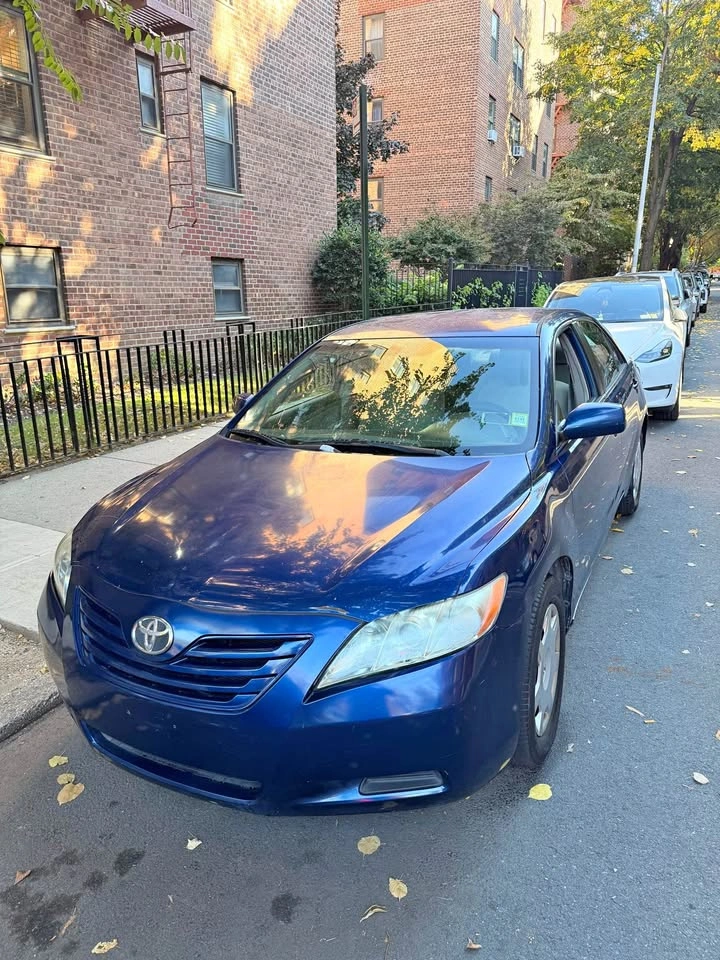 2007 Toyota Camry · LE Sedan 4D