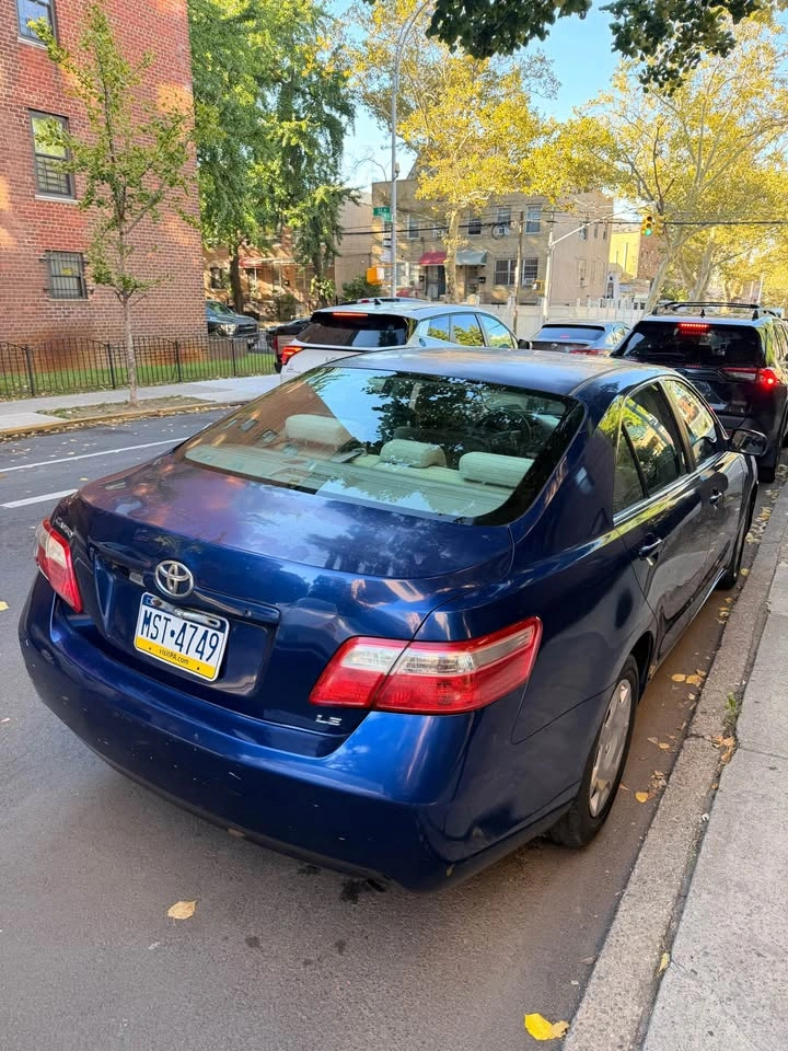 2007 Toyota Camry · LE Sedan 4D - photo 2