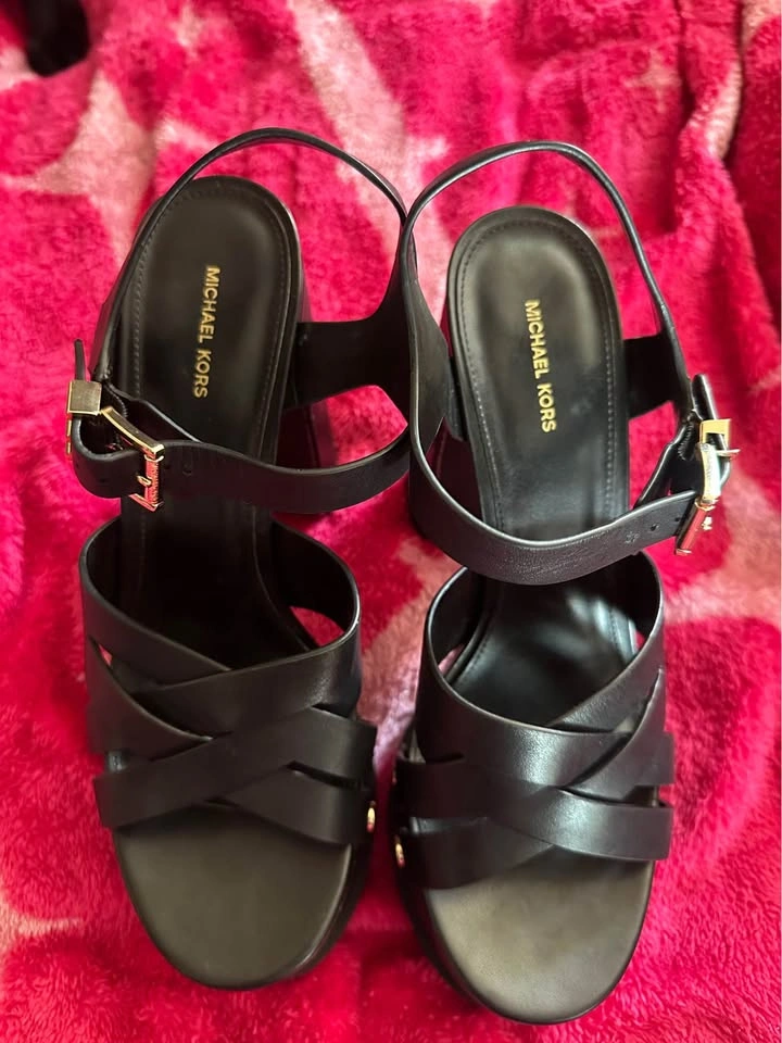 Michael Kors Nora Open Toe Platform Heels size 9 - photo 4
