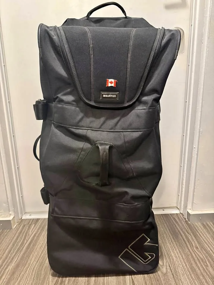 Burton Luggage - GREAT CONDITION, DOWNTOWN thumbnail