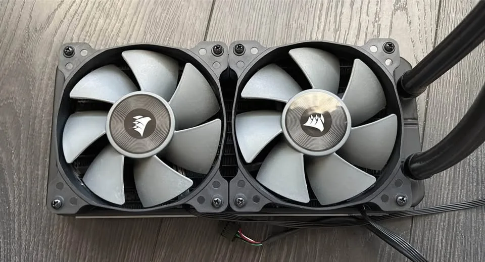 Corsair Hydro Series H100i V2 Extreme AIO cooler image indicator(2)