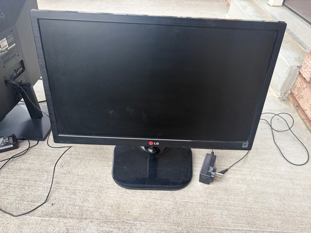 22 inch LG LCD Monitor