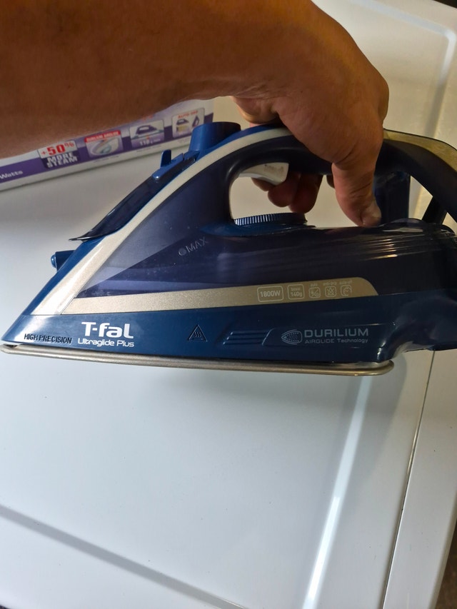 T-fal IRON Durilium purple ultraglide PRO 1700 watts - photo 4