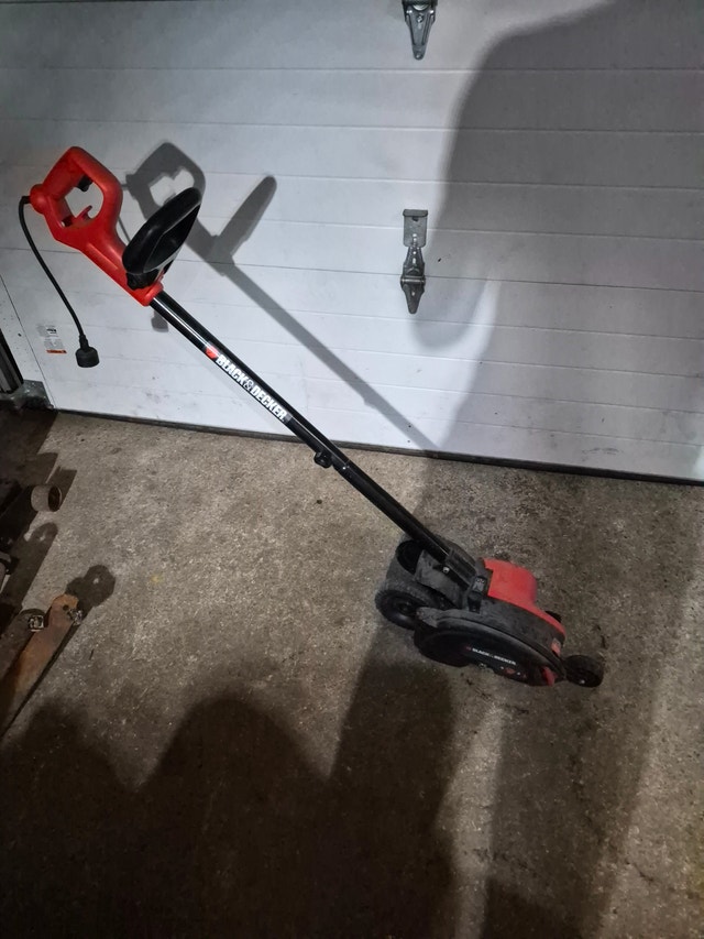 Black and Decker 2-in-1 Landscape Edger